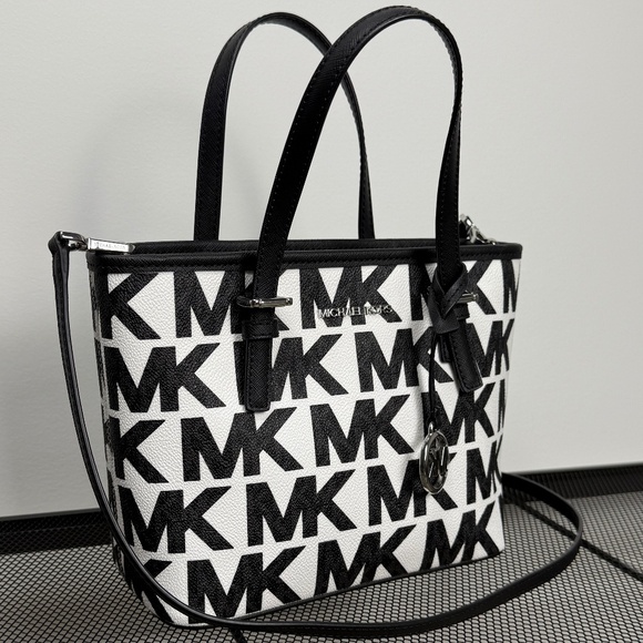 Michael Kors Jet Set Travel Tote Small - Black and White - Picture 1 of 16